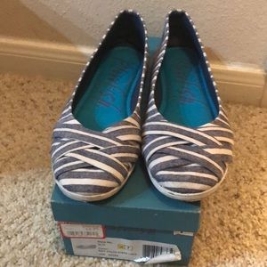 Blue and white striped flats!